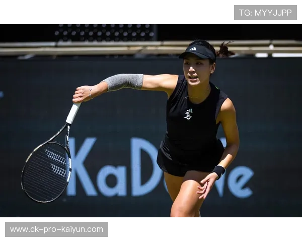 女子网球巡回赛冠军赛决出，选手技战术精湛，女子网球公开赛视频