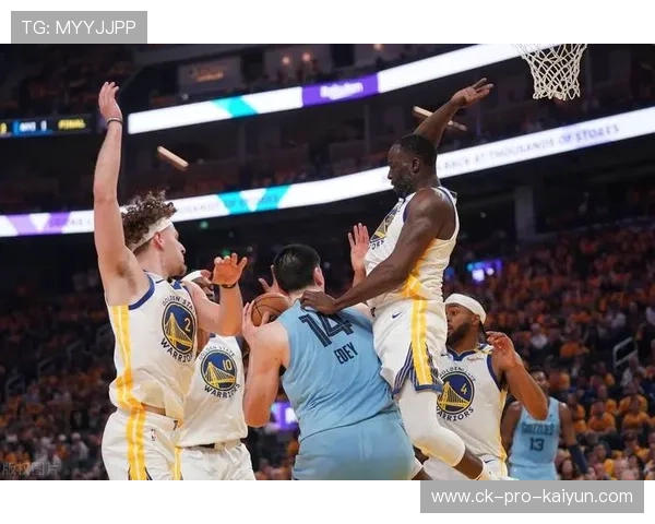 季后赛最震撼的逆转瞬间回放！，季后赛最震撼的逆转瞬间回放是哪一期